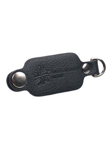 {{productViewItem.photos[photoViewList.activeNavIndex].Alt || productViewItem.photos[photoViewList.activeNavIndex].Description || 'Брелок кожаный "Инновационная школа", цвет черный'}}